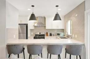 Beautifully Remodeled House 5 miles to Disney